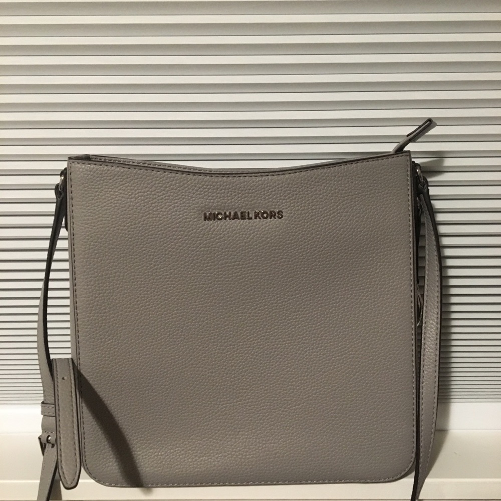 Micheal Kors Crossbody